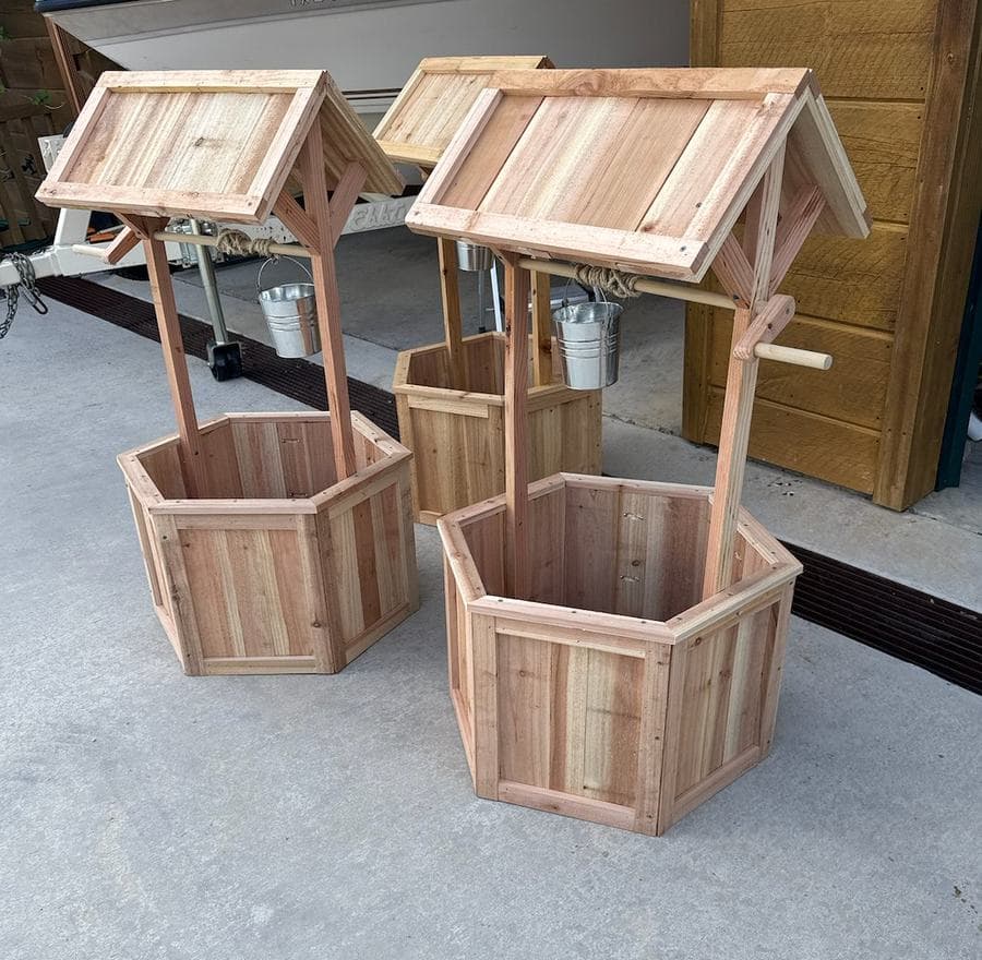 Cedar wishing well planters